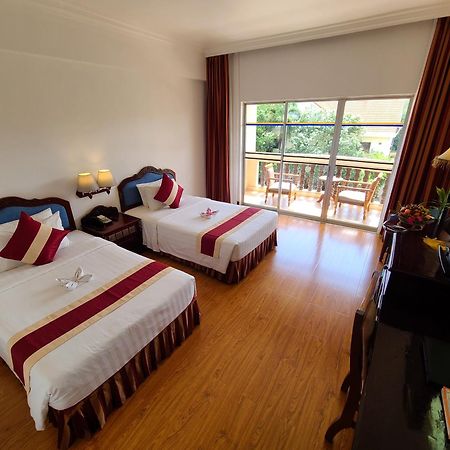 Hotel Somadevi Angkor Resort & Spa Sziemreap Kültér fotó