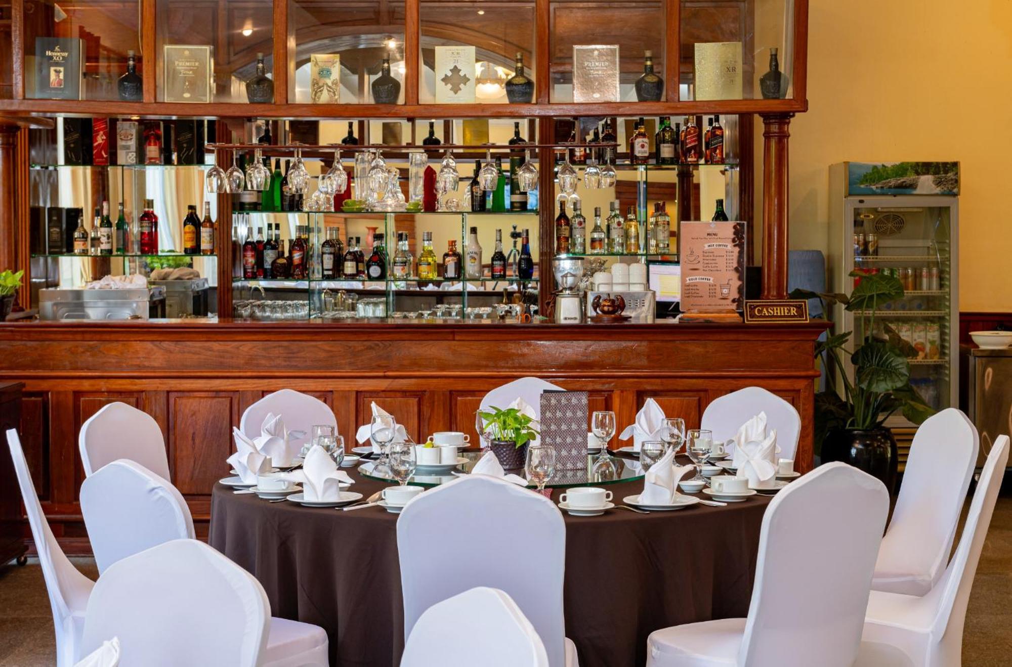 Hotel Somadevi Angkor Resort & Spa Sziemreap Kültér fotó
