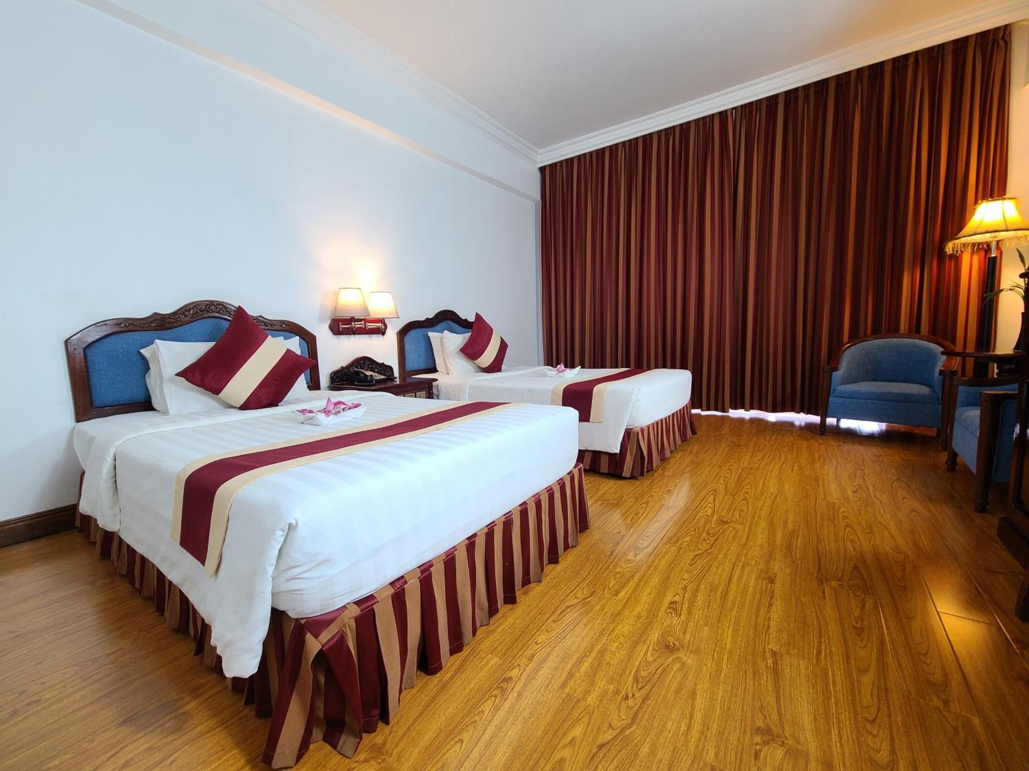 Hotel Somadevi Angkor Resort & Spa Sziemreap Kültér fotó