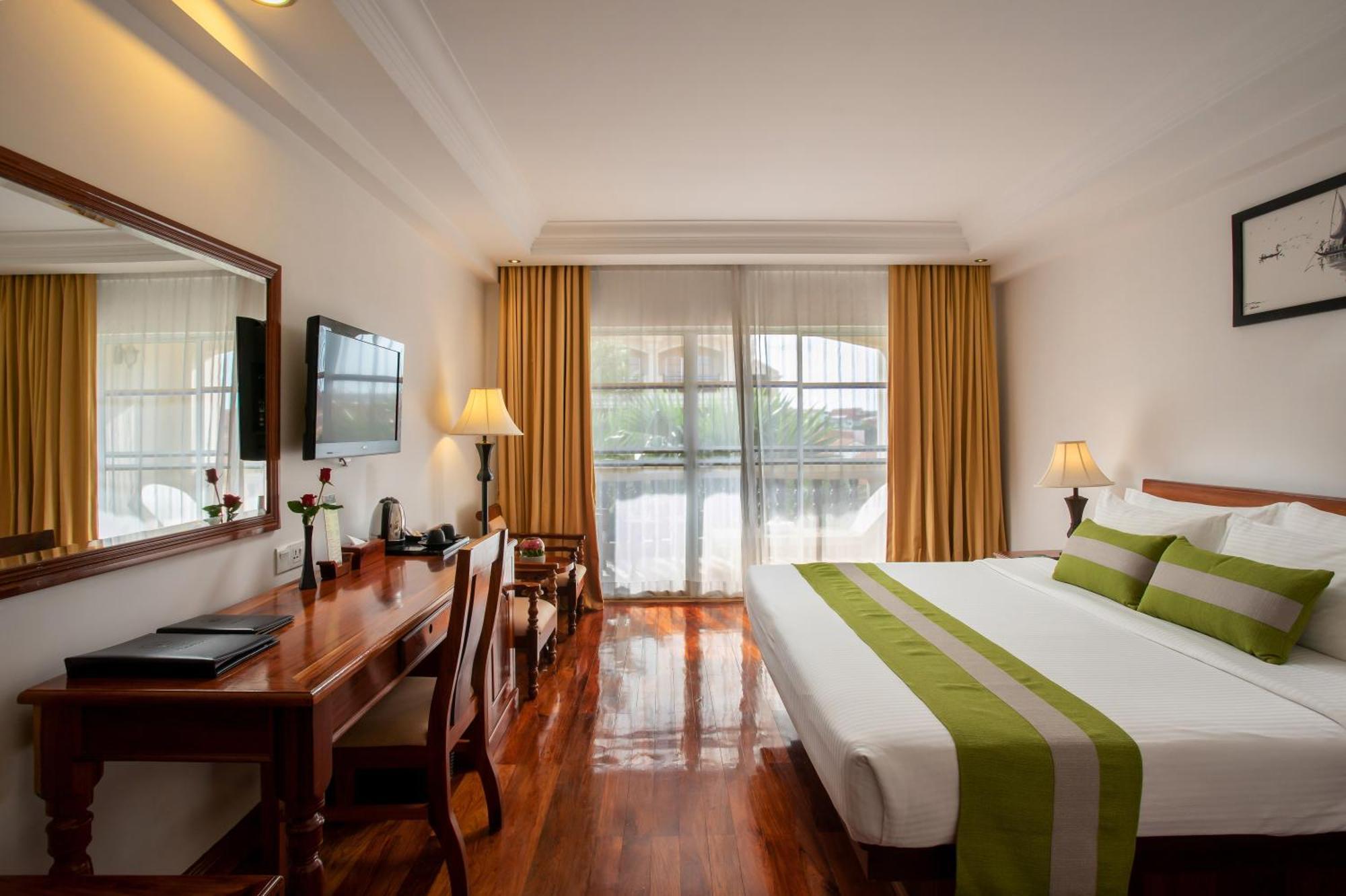 Hotel Somadevi Angkor Resort & Spa Sziemreap Kültér fotó