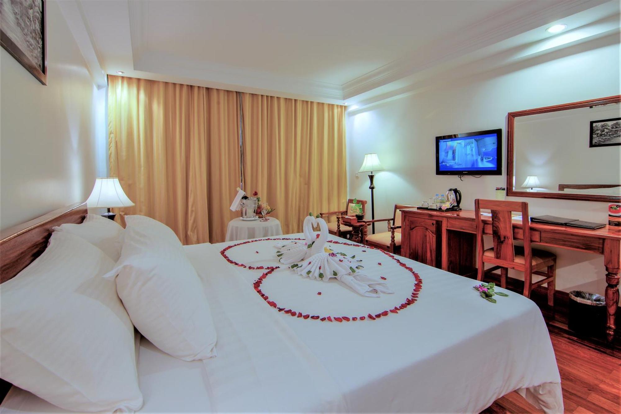 Hotel Somadevi Angkor Resort & Spa Sziemreap Kültér fotó