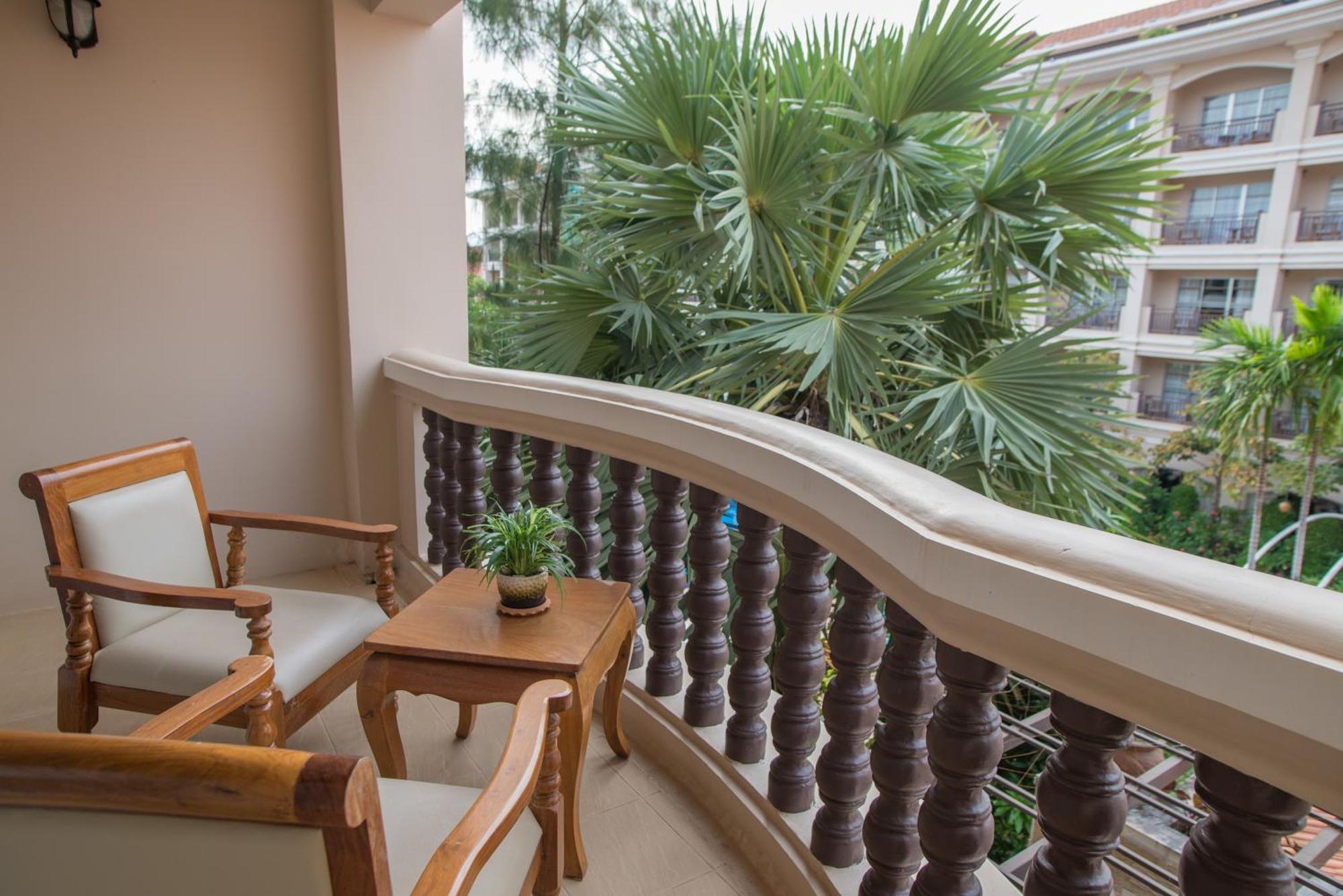 Hotel Somadevi Angkor Resort & Spa Sziemreap Kültér fotó