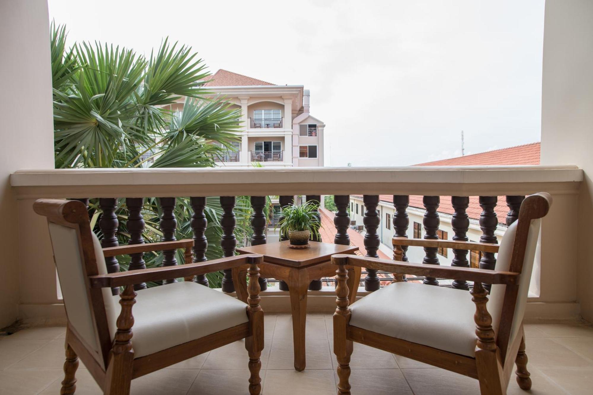 Hotel Somadevi Angkor Resort & Spa Sziemreap Kültér fotó