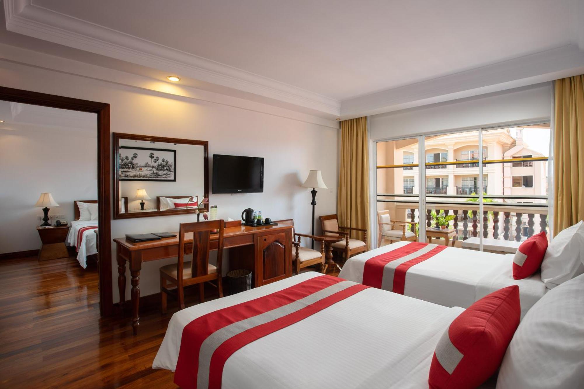 Hotel Somadevi Angkor Resort & Spa Sziemreap Kültér fotó