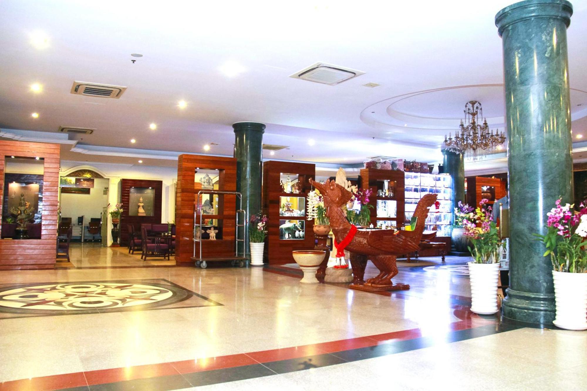 Hotel Somadevi Angkor Resort & Spa Sziemreap Kültér fotó