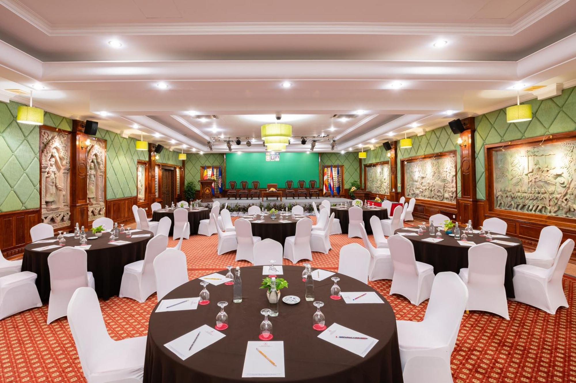 Hotel Somadevi Angkor Resort & Spa Sziemreap Kültér fotó
