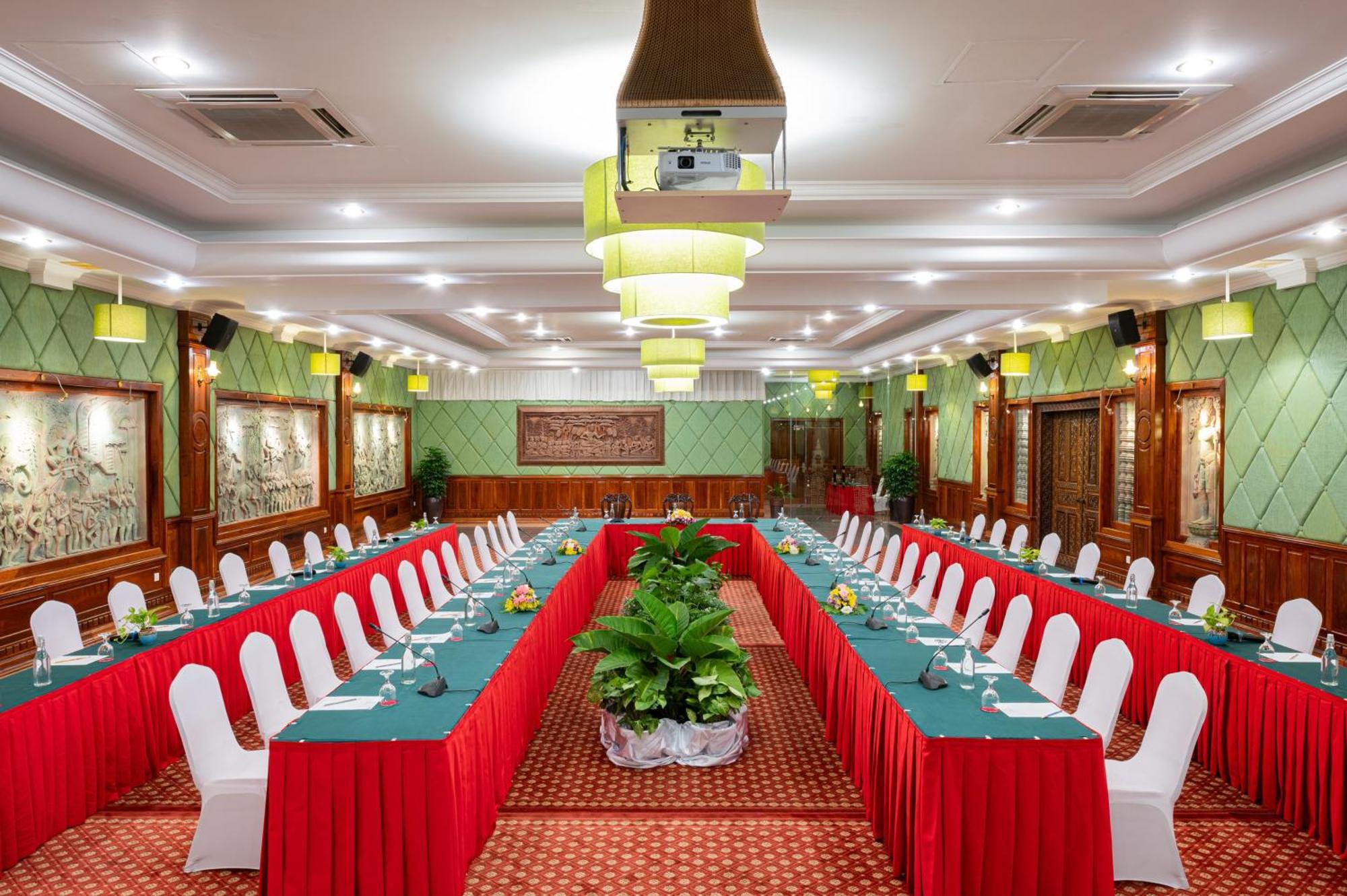 Hotel Somadevi Angkor Resort & Spa Sziemreap Kültér fotó