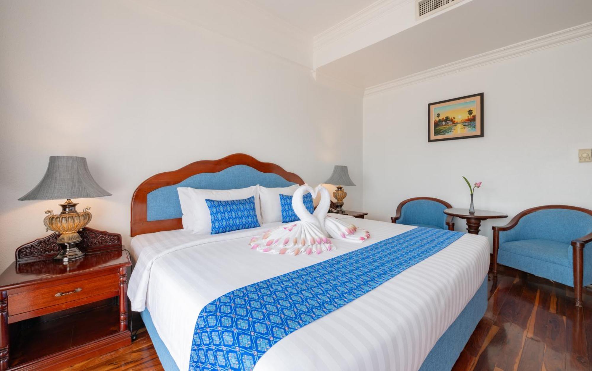 Hotel Somadevi Angkor Resort & Spa Sziemreap Kültér fotó