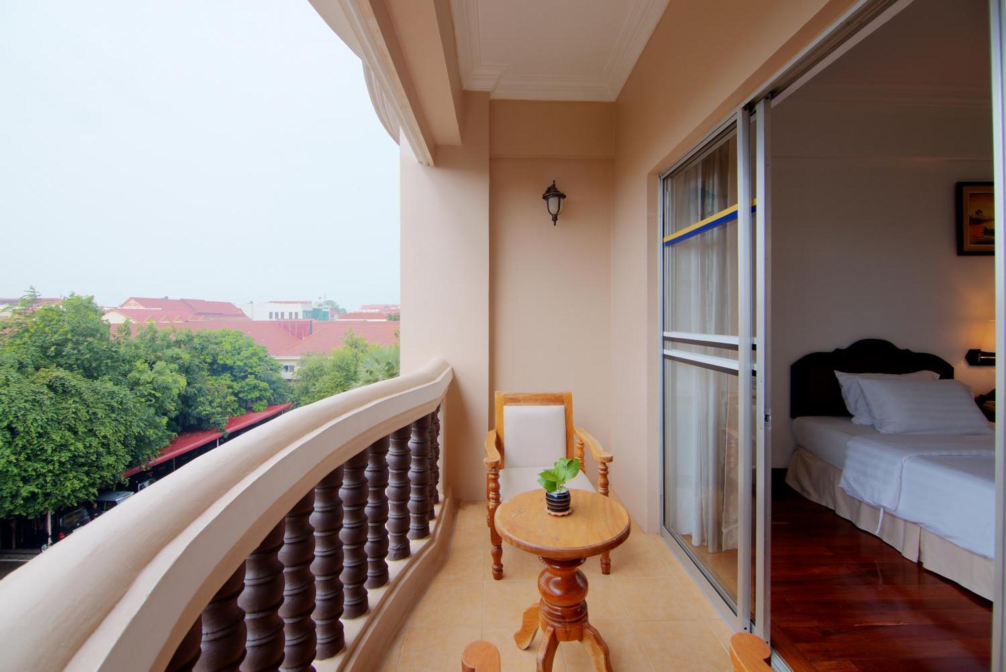 Hotel Somadevi Angkor Resort & Spa Sziemreap Kültér fotó