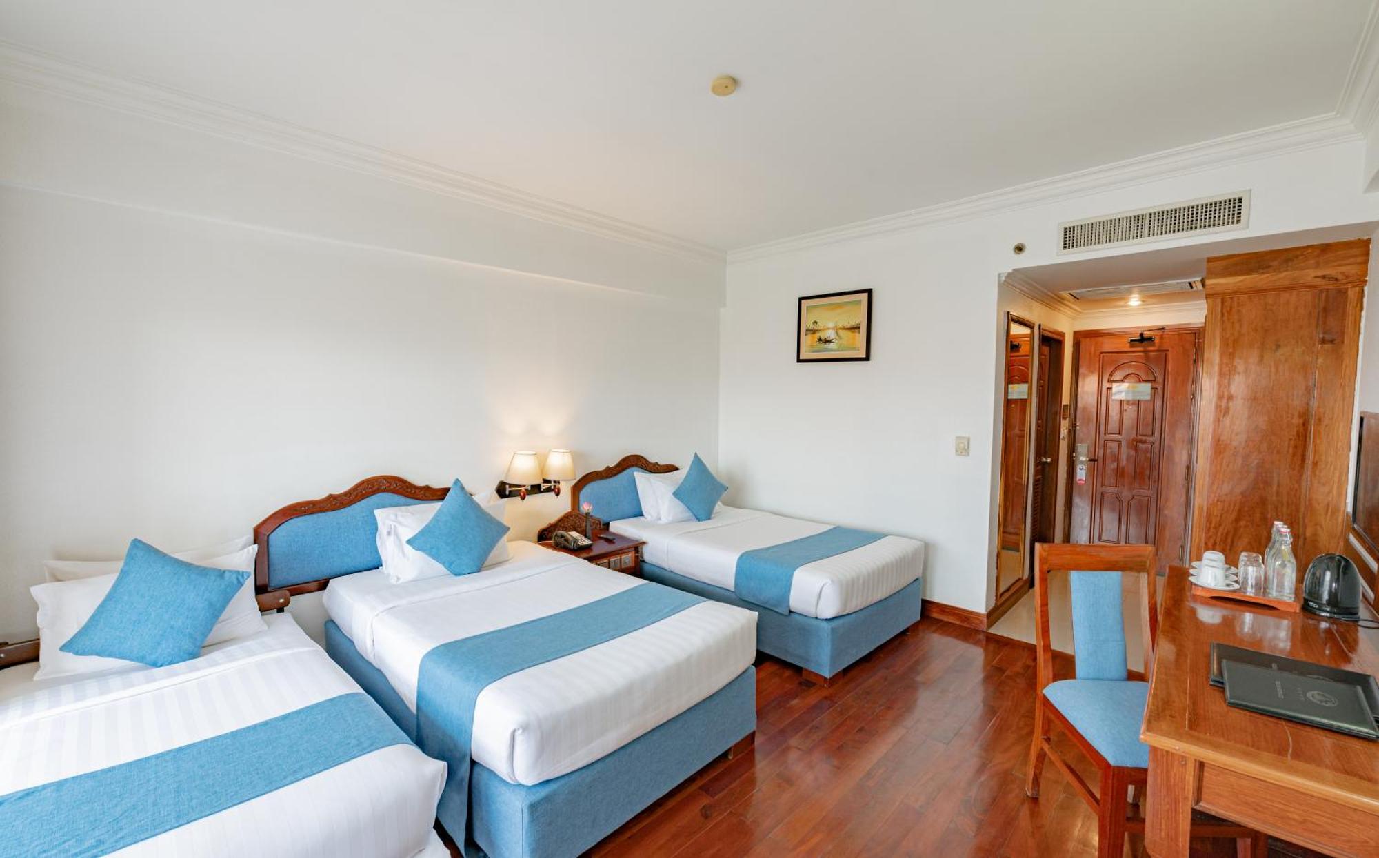 Hotel Somadevi Angkor Resort & Spa Sziemreap Kültér fotó
